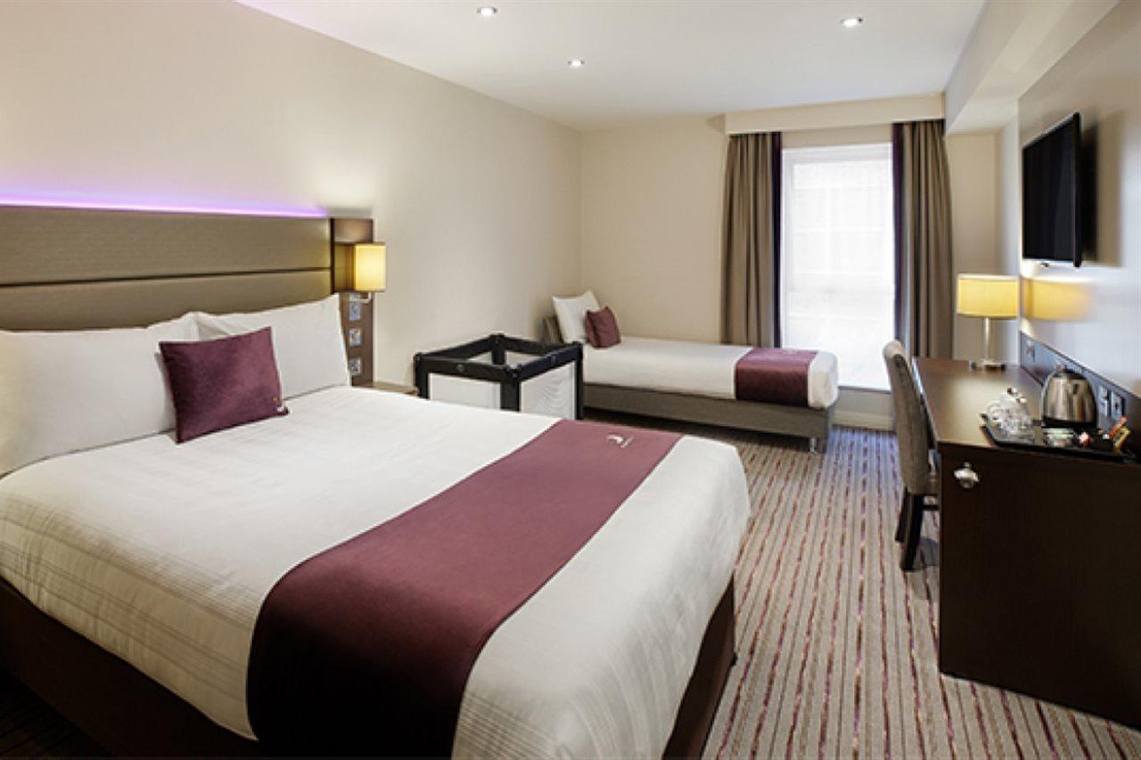 Premier Inn Liverpool Buitenkant foto