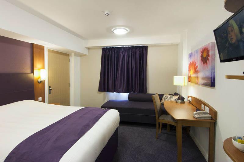 Premier Inn Liverpool Buitenkant foto