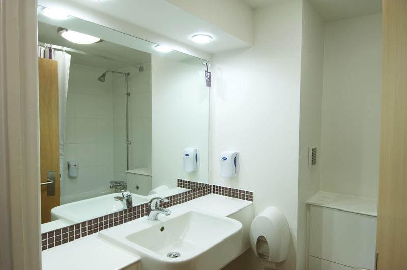Premier Inn Liverpool Buitenkant foto